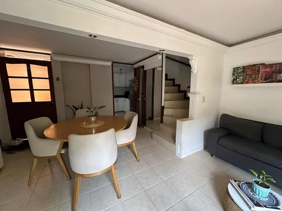 Se Vende Casa De Tres Niveles, Valle Del Lili