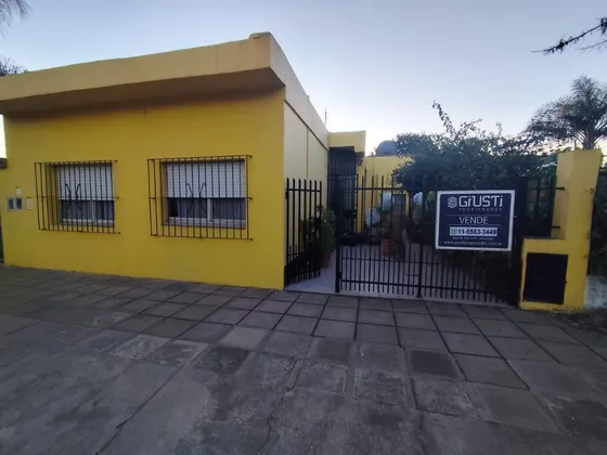 Venta Casa 4 Ambientes Merlo 