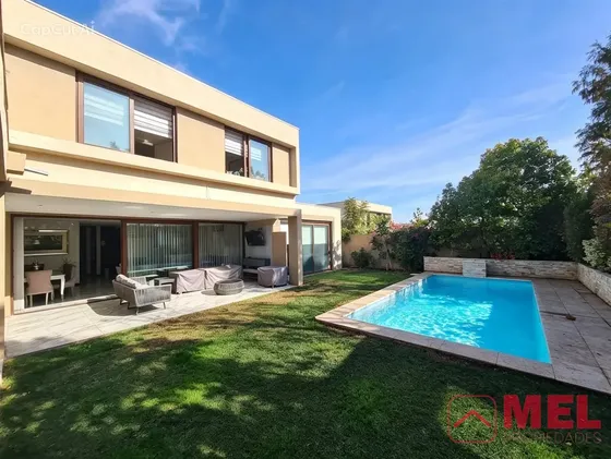 Casa En Venta De 4 Dorm. En Piedra Roja Colina