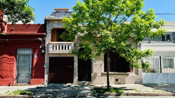 Venta  Hermosa Casa En La Calle León Perez Cerrito De La Victoria!!!