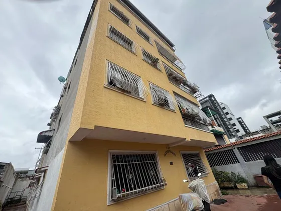 Apartamento En Venta Av Andres Bello Sector Guaicaipuro 25-24756