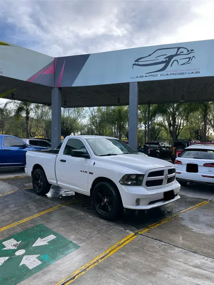 Ram Ram 5.7 Hemi Sport 4x2 At