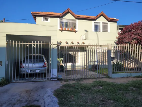 Venta Casa 4 Amb Caseros Jardín Galería Lote Prop.
