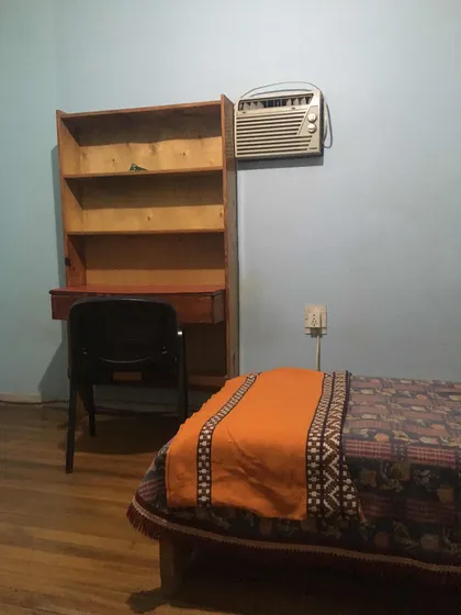 Alquiler De Habitación En Casa De Familia