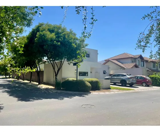 Arriendo Comp. De Compra, 3d, 3b, Piscina, Colegio Highland