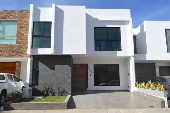 Casa 4 Habs. Los Almendros, Zapopan.