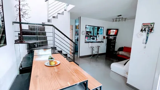 Casa Remodelada De 4 Recs. En Venta En Priv. Bugambilias, S.l.p.