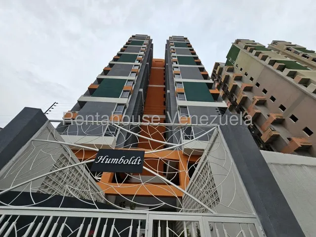 Apartamento En Venta Obra Gris Calle Rivas Maracay Edifico Los Ilustres Edificio Nuevo Con Balcon Maletero Pozo De Agua Kg:25-21861