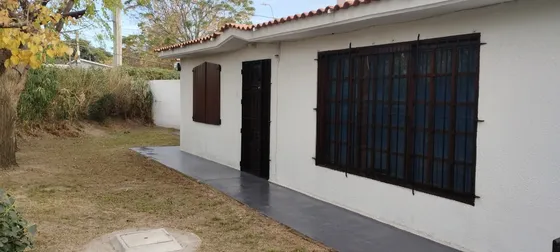 Dueño Alquila Casa De Tres Dormitorios En El Pinar Km.29.