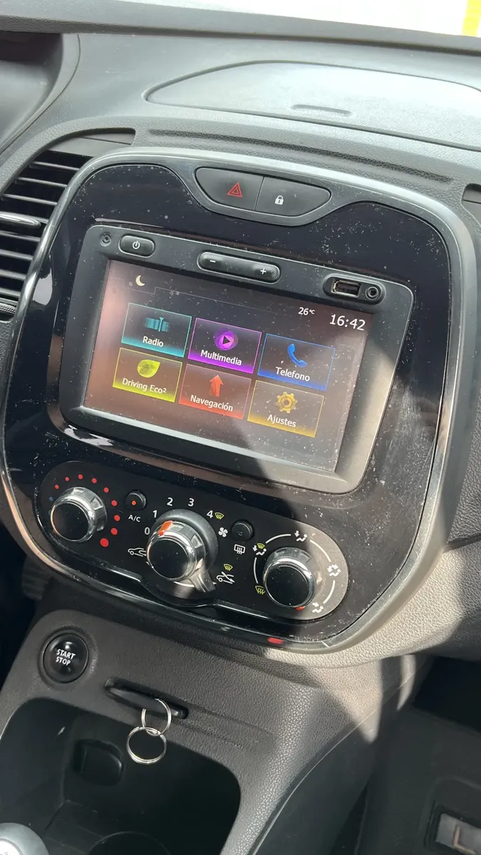 Renault Captur 2.0 Zen5181037458712371216