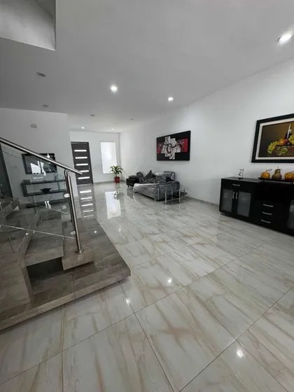 Js Quinta En Venta En Colinas De Pirineos San Cristóbal