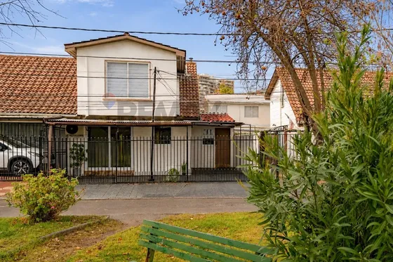 Renovada Casa Condominio Cerrado En Macul