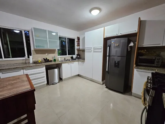 Vendo Amplia Casa En Colina De Los Ríos 
