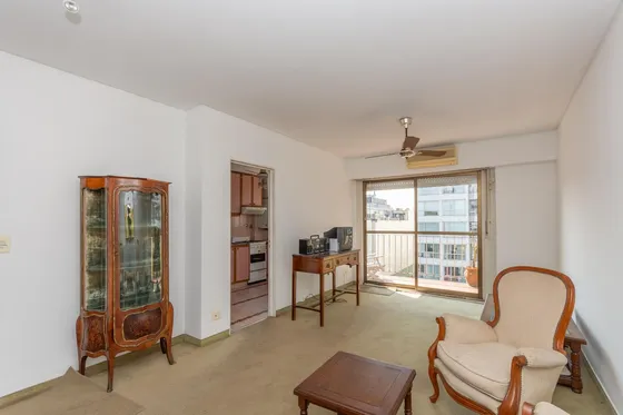 Departamento En Venta De 3 Ambientes Con Dos Baños, Cochera En Olivos