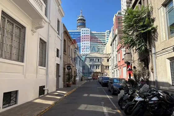 Edificio Comercial En La Moneda, Santiago