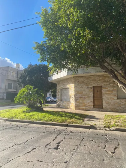 Venta Casa 2 Dormitorios Ramos Mejía Con Cochera