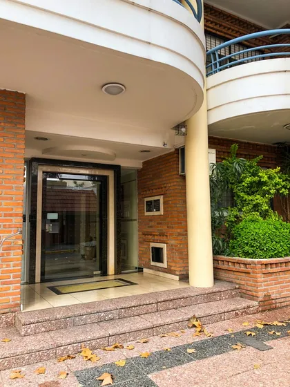 Venta De Departamento 3 Ambientes En  Caseros