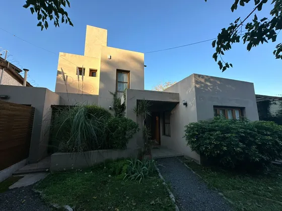 Villa Allende Golf Venta Casa 5 Dormitorios  Con Cochera Y Piscina 