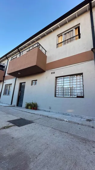 Venta En Block 5 Departamnetos 3 2 Y 1 Ambiente Castelar