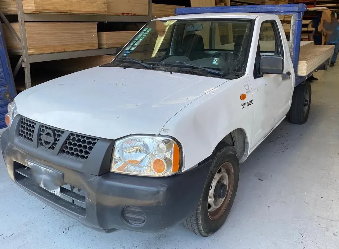 Nissan NP300 2.4 Chasis Dh Mt