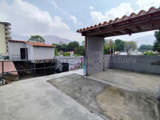 Cf Local Comercial En Alquiler Con Área De Oficina, Depósito, 3 Baños Y Más En Barrio Sucre!! Listing 25-13271