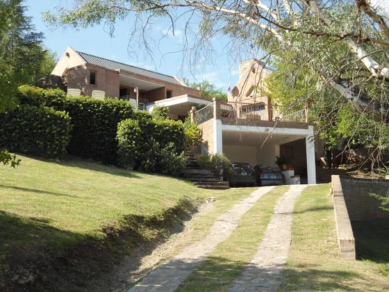 Hermosa Casa 3 Dormitorios En Venta En Mendiolaza