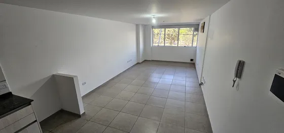Monoambiente Frente A Plaza Rivadavia - Piscina