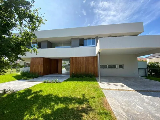Barrio Privado La Lomada - Casa Minimalista A Estrenar