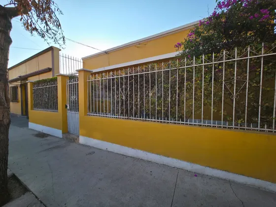 Casa En Venta En La Comuna De Lo Prado