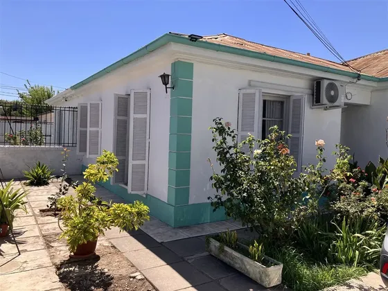 Amplia Casa En Venta En Recoleta Con Cabaña Independiente