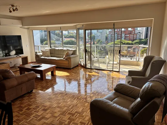 Venta Apto 3 Dormitorios Y Servicio Pocitos
