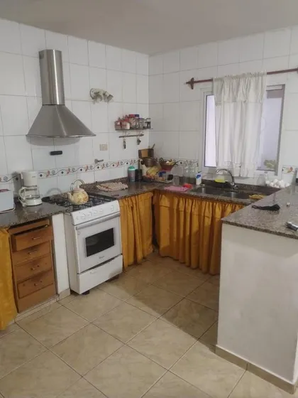Casa En Venta - 3 Dormitorios 1 Baño - 80mts2 - Temperley