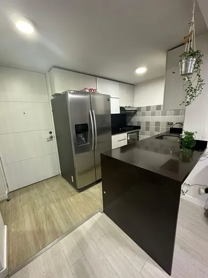 En Venta Hermoso Apartamento Loma De Los Bernal