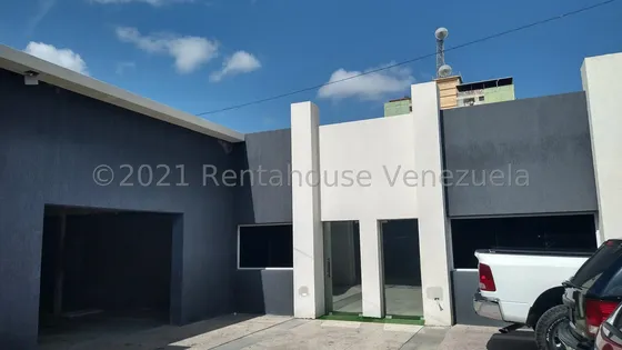 Karen Burgos Vende Local Comercial En Obra Gris En Pleno Centro De Barquisimeto, Cód. 25-7819, Con Bellas Y Modernas Oficinas.
