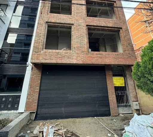 Locales En Arriendo Laureles 643-8292088