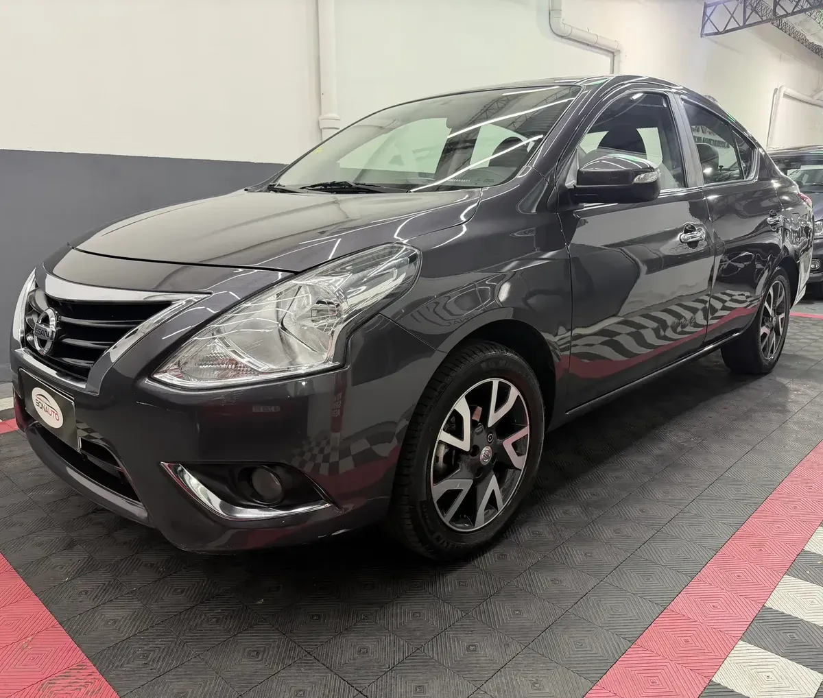 Nissan Versa Exclusive