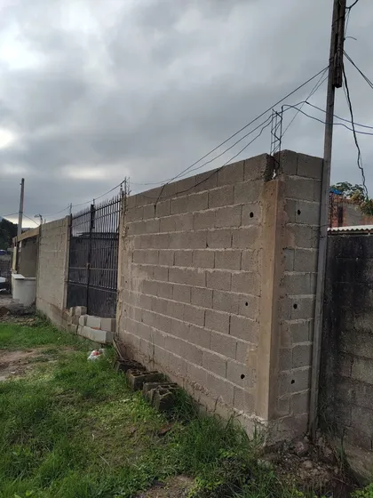 Terreno Com Um Cômodo E Banheiro 