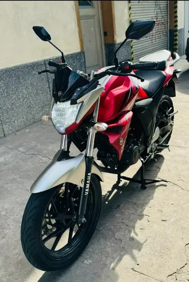 Yamaha  Fz16 
