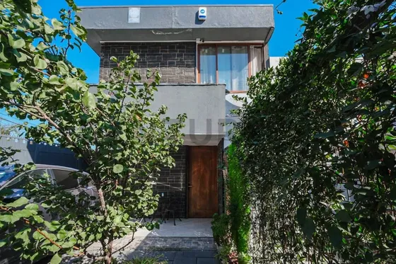 Venta Casa Las Condes Con Clinica Dental Incluida