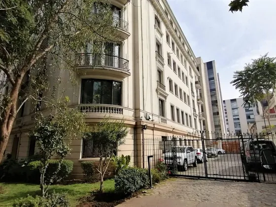 Amplio Espacio, Gran Arquitectura, Barrio Conectado 
