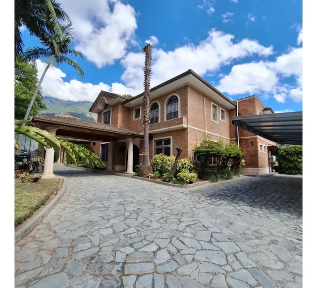Alquiler De Casa En El Country Club Chacao