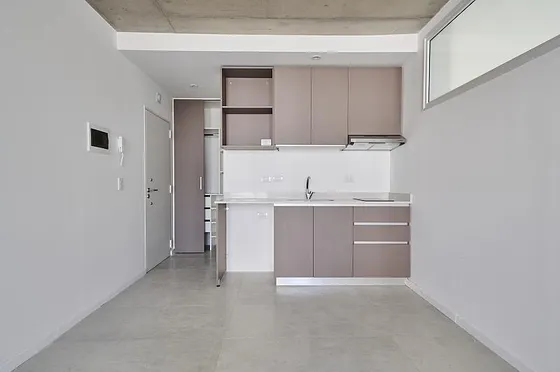Venta Nuñez Amplio Monoambiente Con Patio En Planta Baja