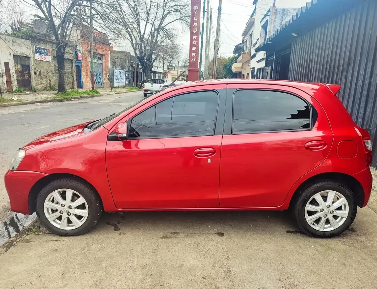 Toyota Etios 1.5 Xls Mt