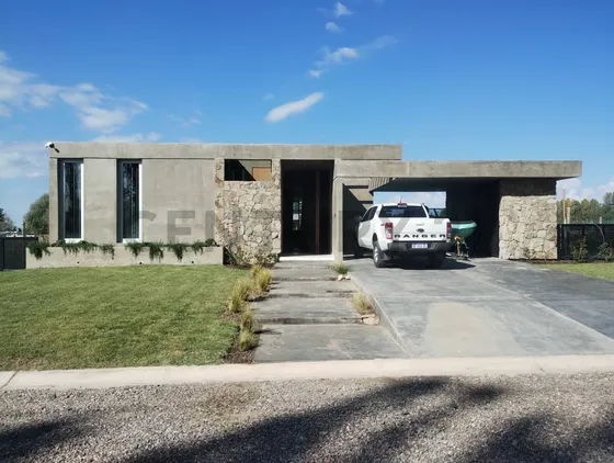 Casa En Venta - Barrio Privado Entrevides De Tupungato-mendoza.