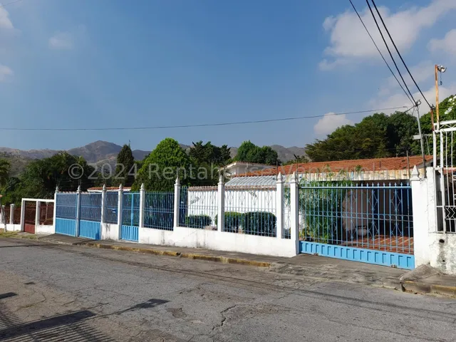 Casa Grande En Venta En Los Consigue Está Rauseos La Mejor Zona Del Limón Invierta Seguro Papeles Al Día Amplia Y Cómoda Nela 25-5088