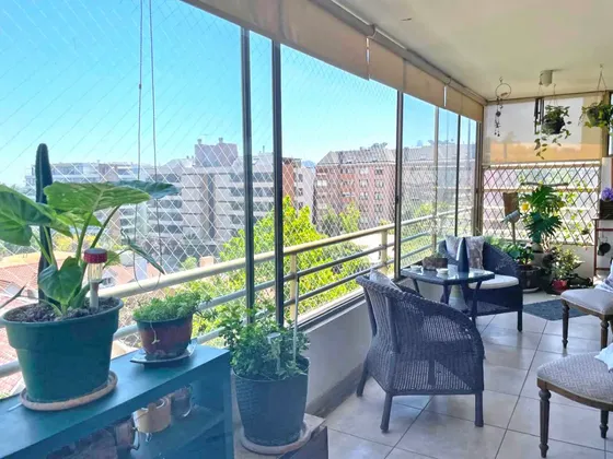 Departamento De 3 Dormitorios + Servicio En Las Condes