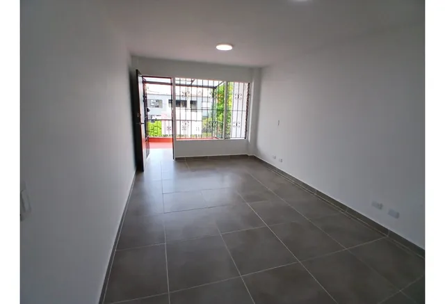 Compra Este Apartamento En Super Ubicacion Cerca A Av 80