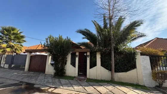 Amplia Casa En Arriendo| Sector Portezuelo De Tobalaba