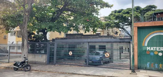 Casa Comercial Alquila Locales Comerciales. Lpb