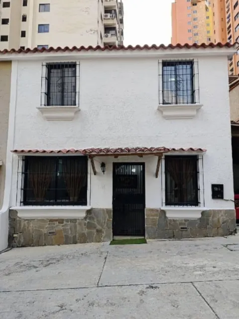 Vende Casa  Aparto-quinta En El Parral Conjunto  Residencial Alta Vista. M.c.